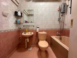 Blk 56 Strathmore Avenue (Queenstown), HDB 5 Rooms #562517611